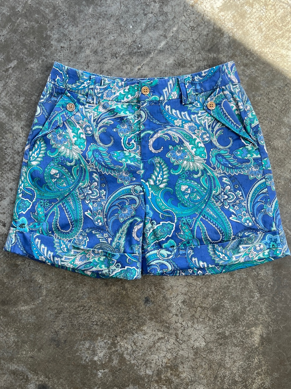 Lauren Ralph Lauren Shorts Blue Paisley Cuffed Hem Preppy Coastal Resort Women's